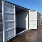 40-foot-storage-with-swingdoors-and-partitions-2